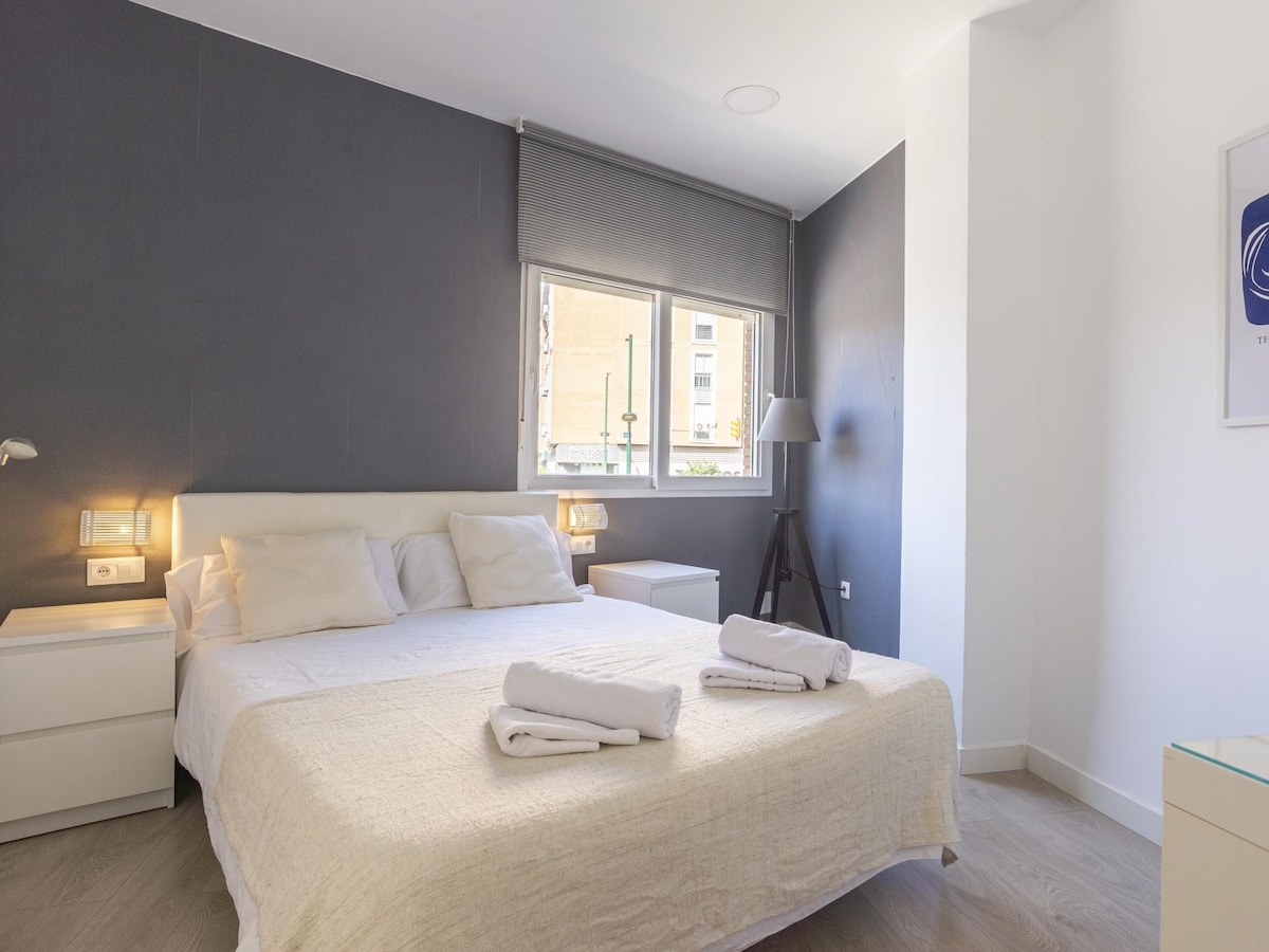 Popular Airbnb listing: LU&CIA Calle Salitre in Plaza De Toros Vieja
