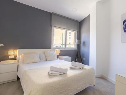 Popular Airbnb listing: LU&CIA Calle Salitre in Plaza De Toros Vieja