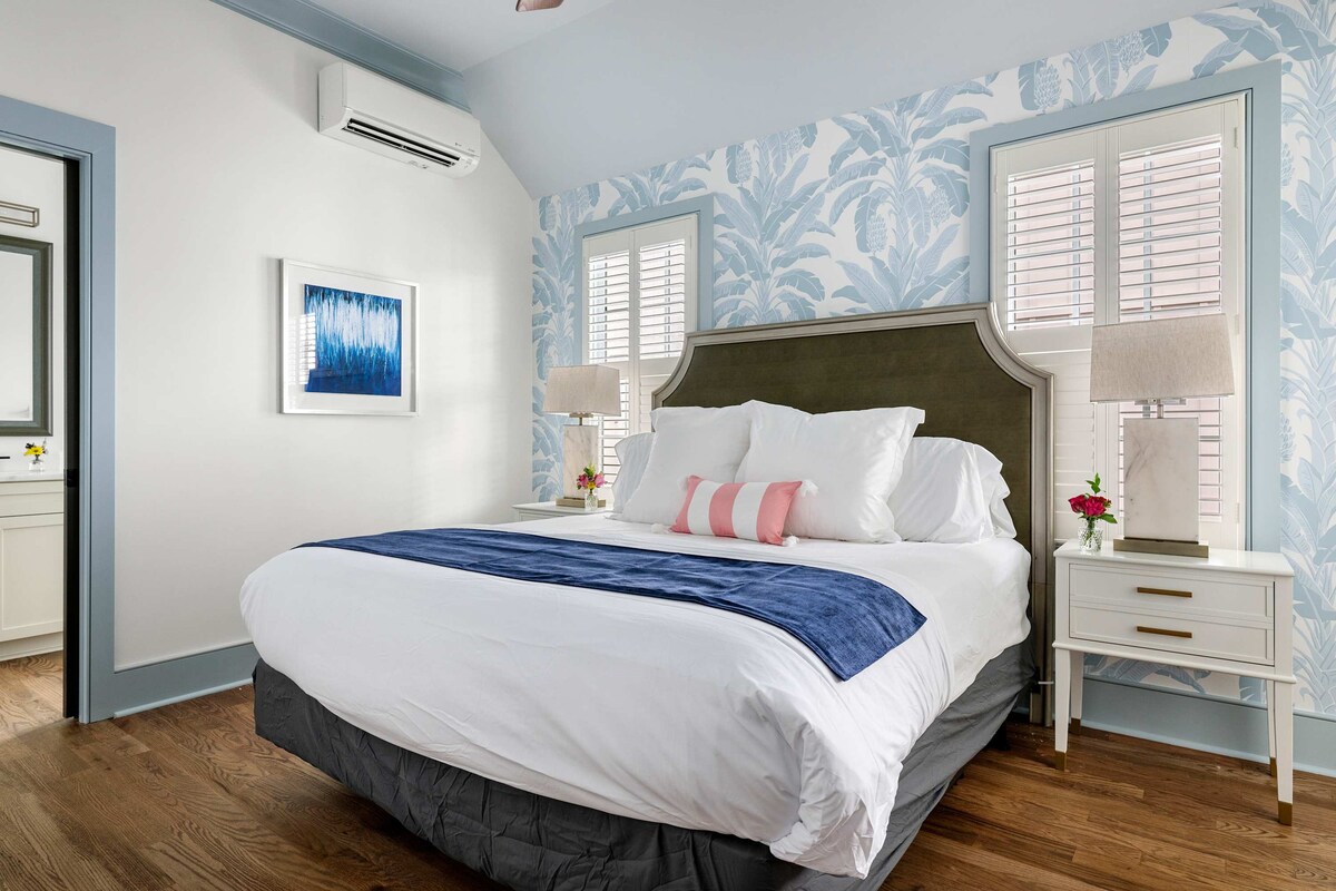 غرفة نوم 3 سرير كينج + تلفزيون