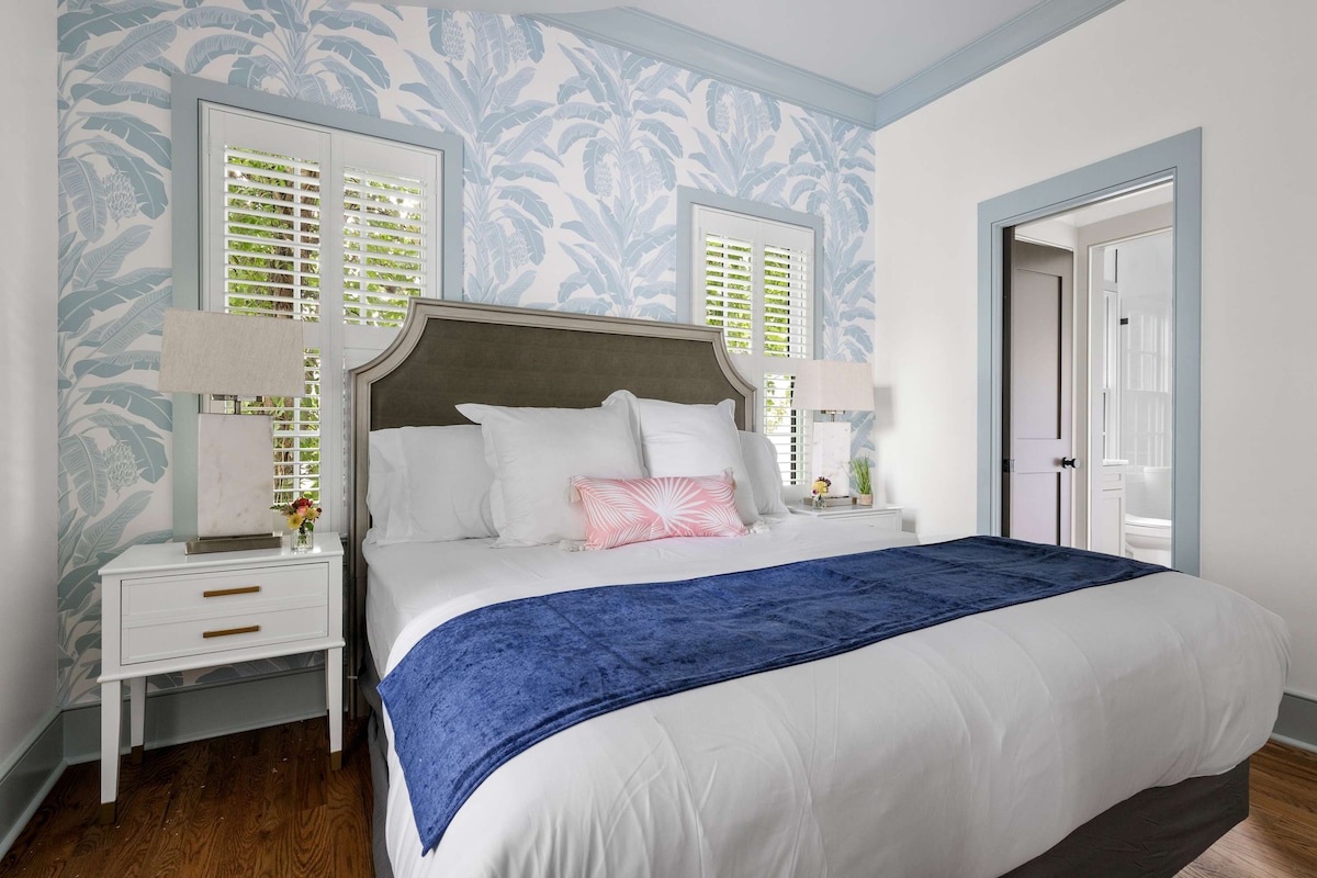 غرفة النوم 4: سرير حجم كبير + تلفزيون