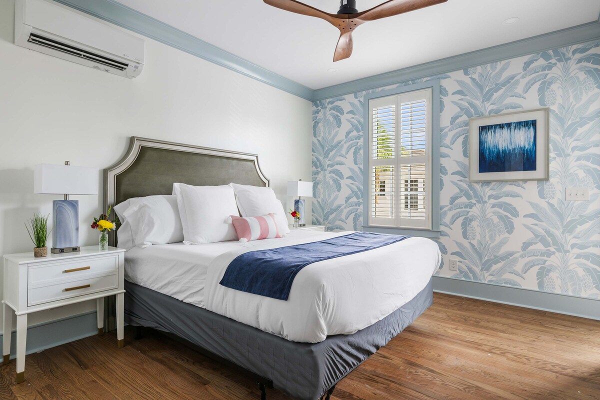 غرفة النوم 1: سرير كينج + تلفزيون