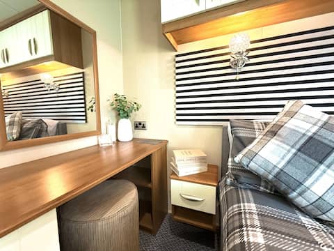 Seashell Retreat, Cayton Bay