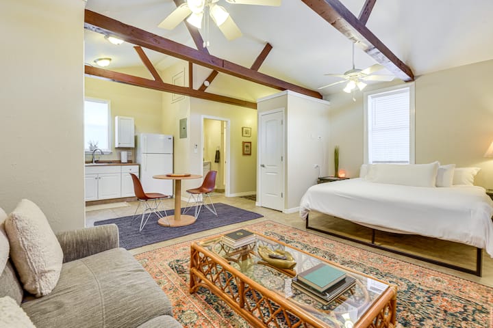 Walkable Studio 1 Mi To Riverwalk & Dtwn Bradenton - Bradenton, FL