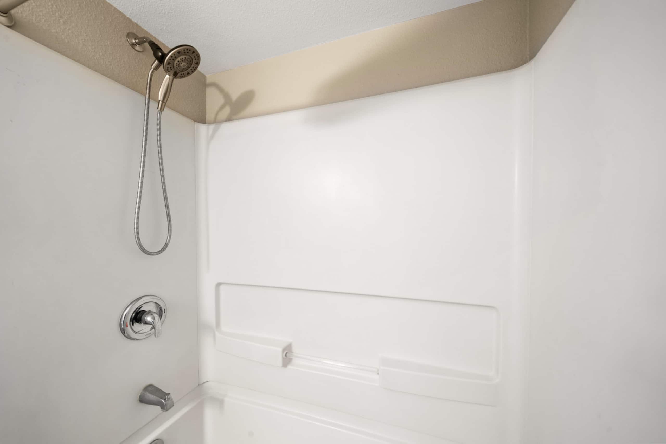 Condo in Wailuku · ★5.0 · 2 bedrooms · 3 beds · 2 baths - Image 20