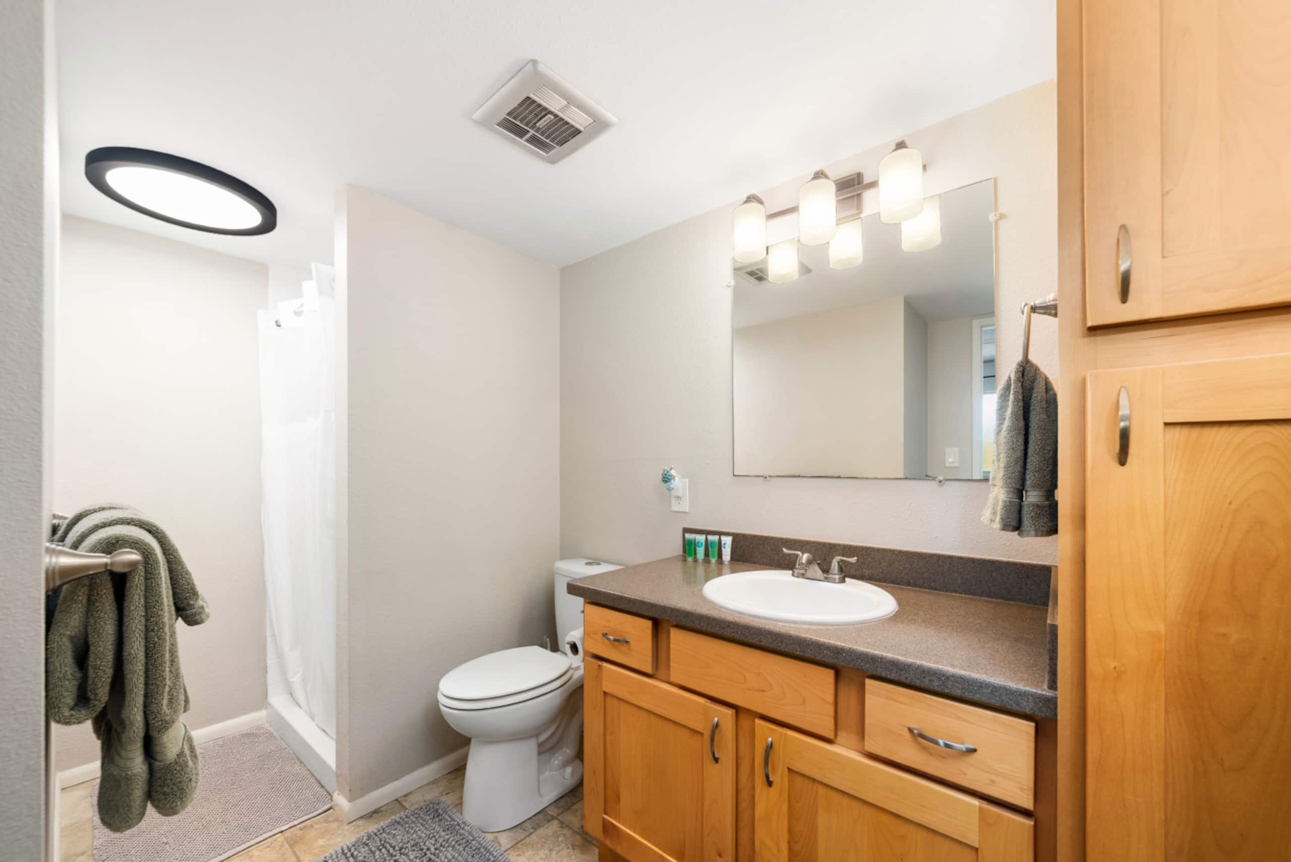 Condo in Wailuku · ★5.0 · 2 bedrooms · 3 beds · 2 baths - Image 17