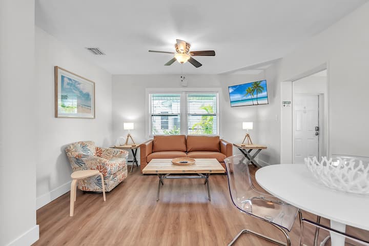 Bungalows #6 - Near Beach, Heated Shared Pool - Treasure Island, FL