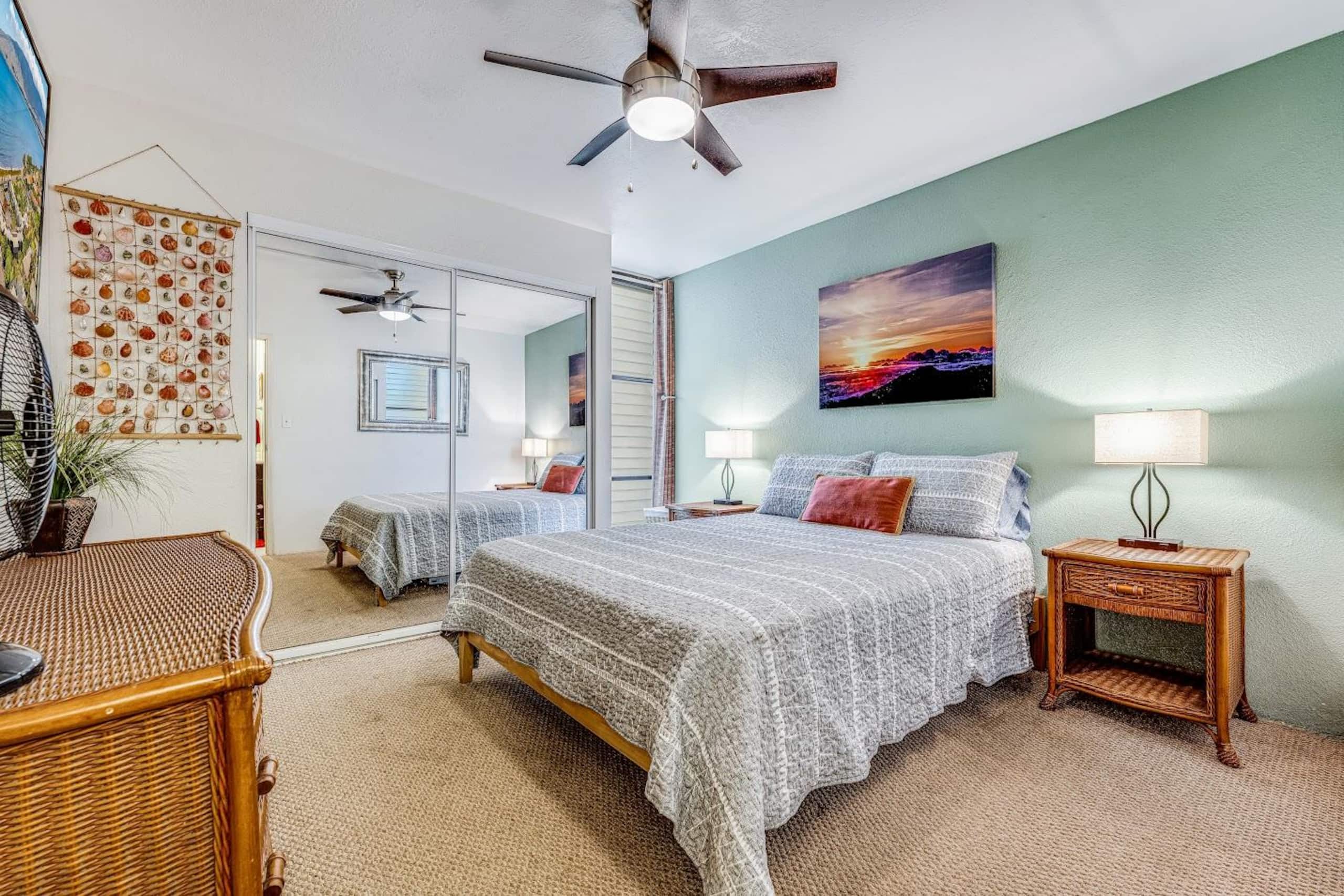 Steps to Beach, Pool & Hot Tub! Beautiful Condo - Image 13