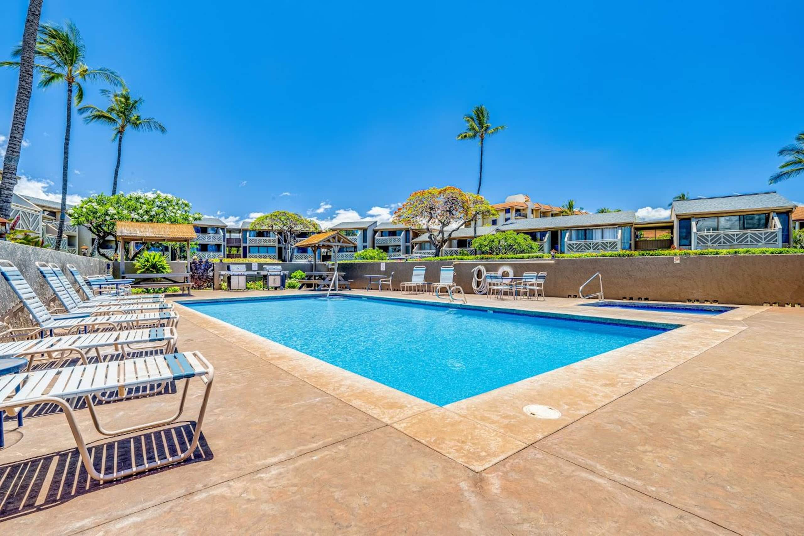 Steps to Beach, Pool & Hot Tub! Beautiful Condo - Image 26