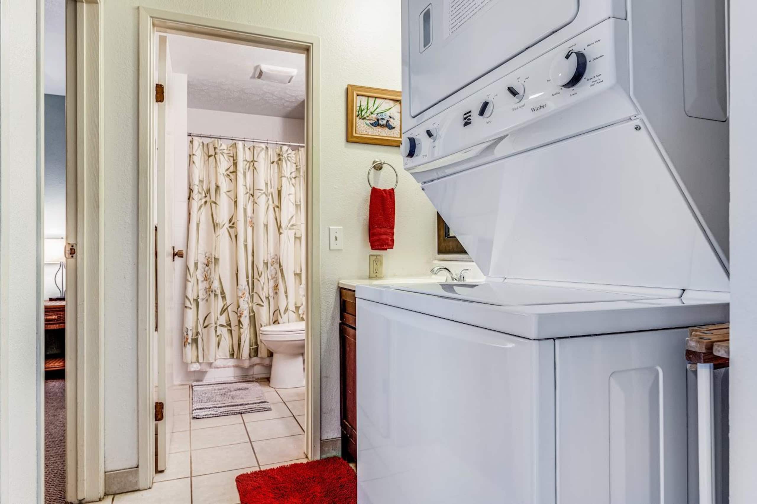 Steps to Beach, Pool & Hot Tub! Beautiful Condo - Image 15