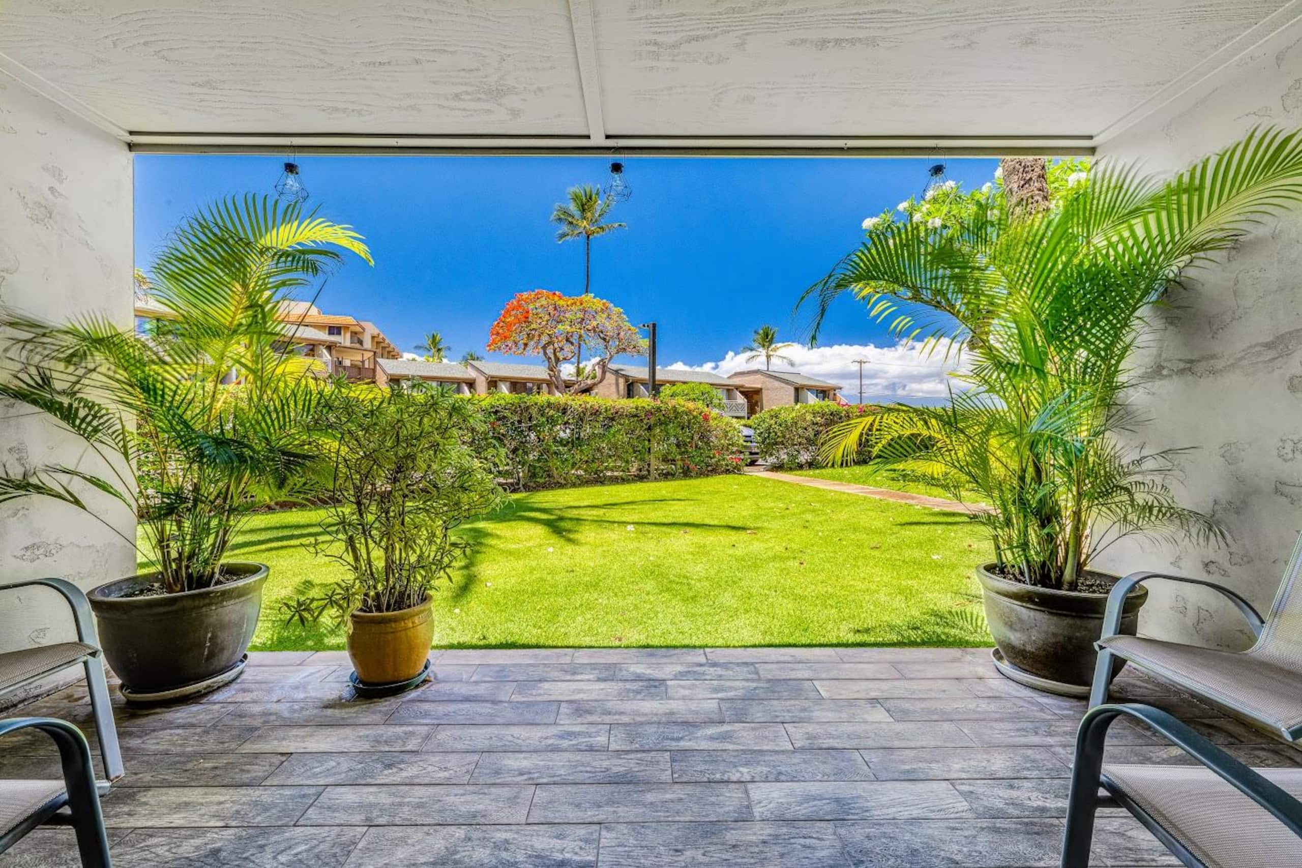 Steps to Beach, Pool & Hot Tub! Beautiful Condo - Image 5