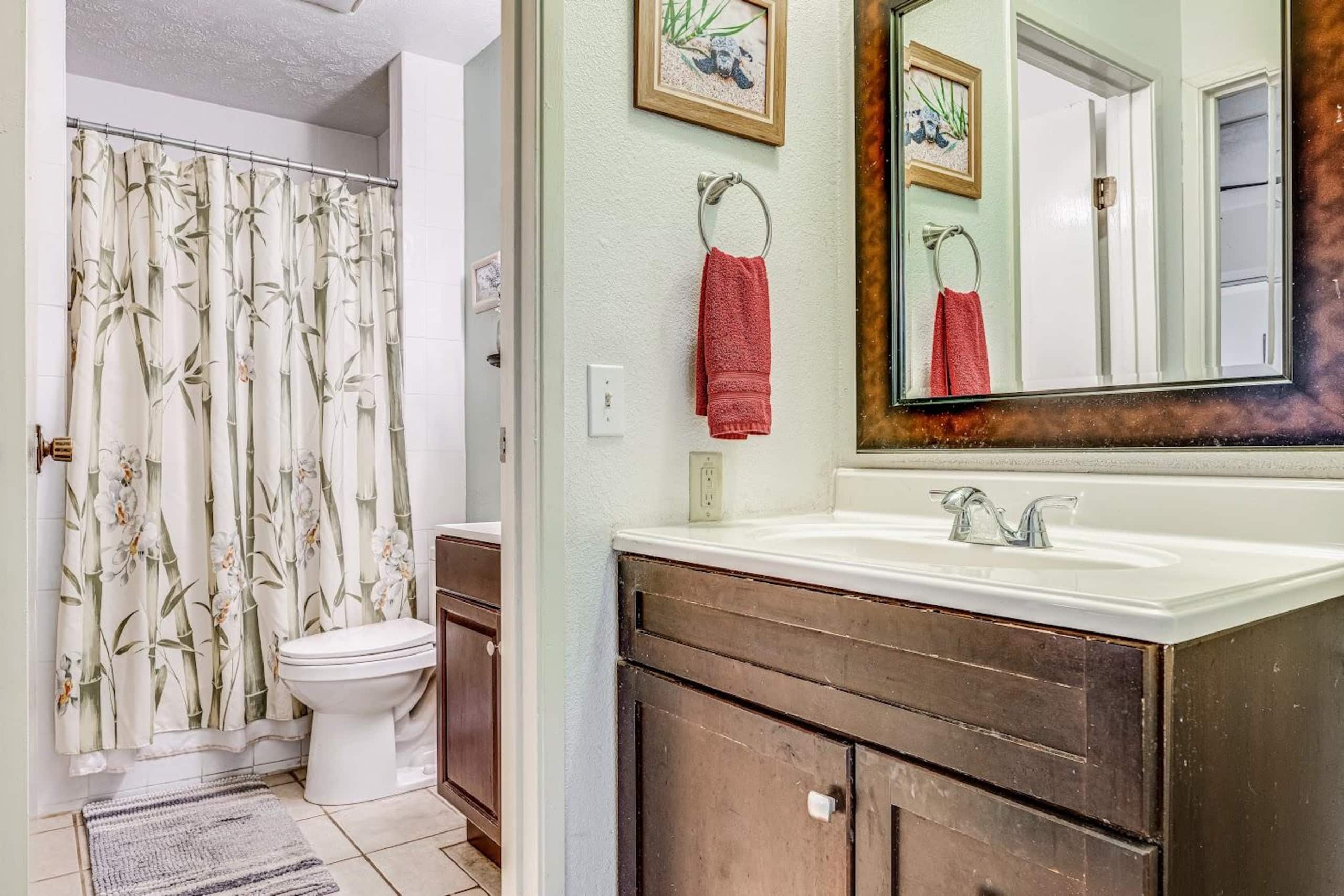 Steps to Beach, Pool & Hot Tub! Beautiful Condo - Image 27