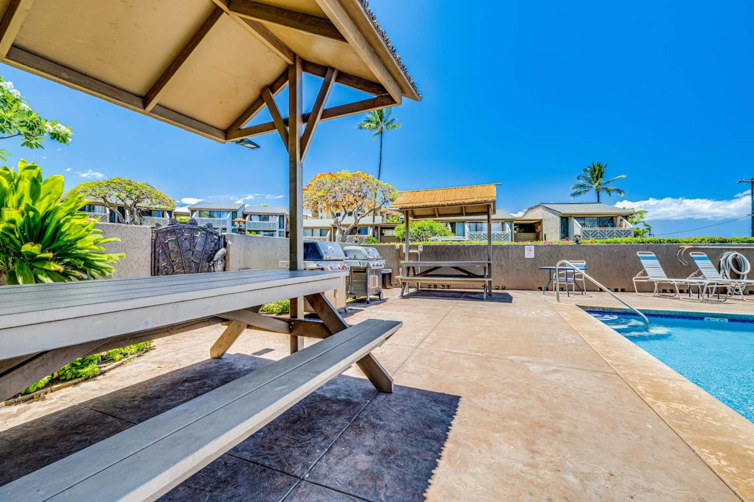 Steps to Beach, Pool & Hot Tub! Beautiful Condo - Image 29