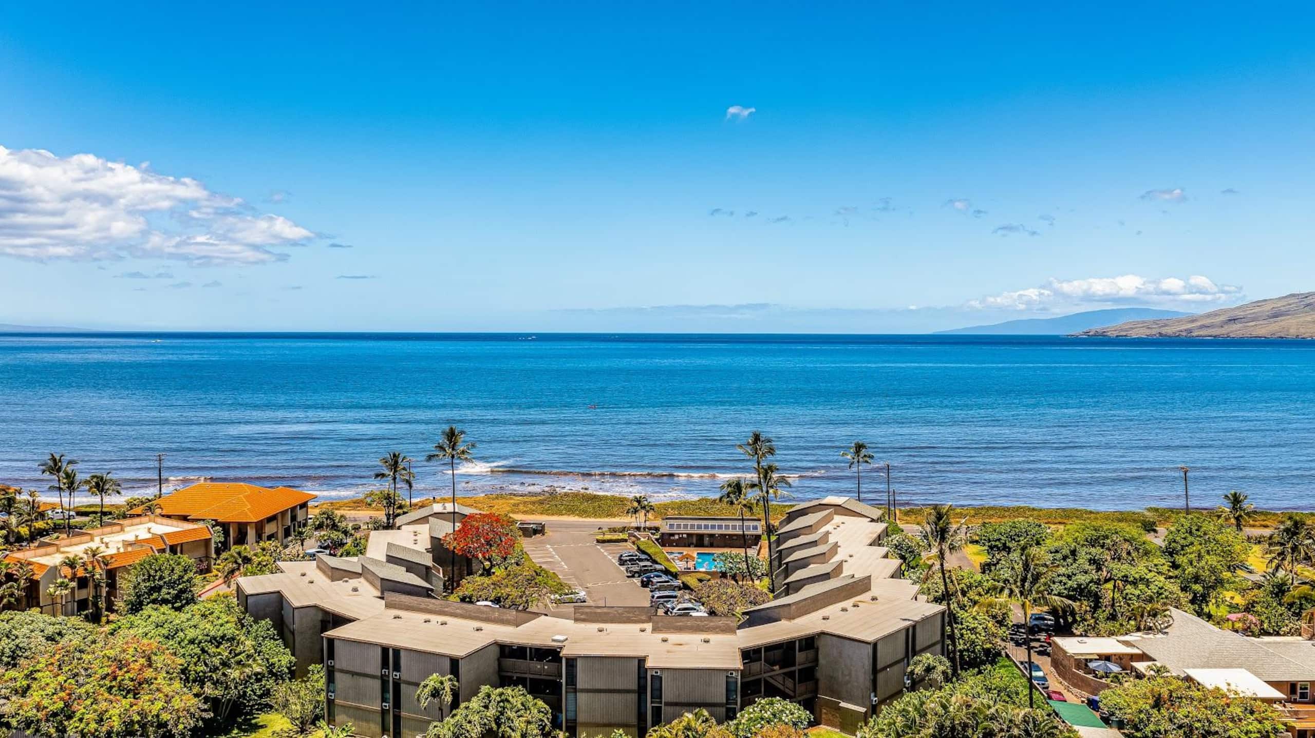 Steps to Beach, Pool & Hot Tub! Beautiful Condo - Image 33