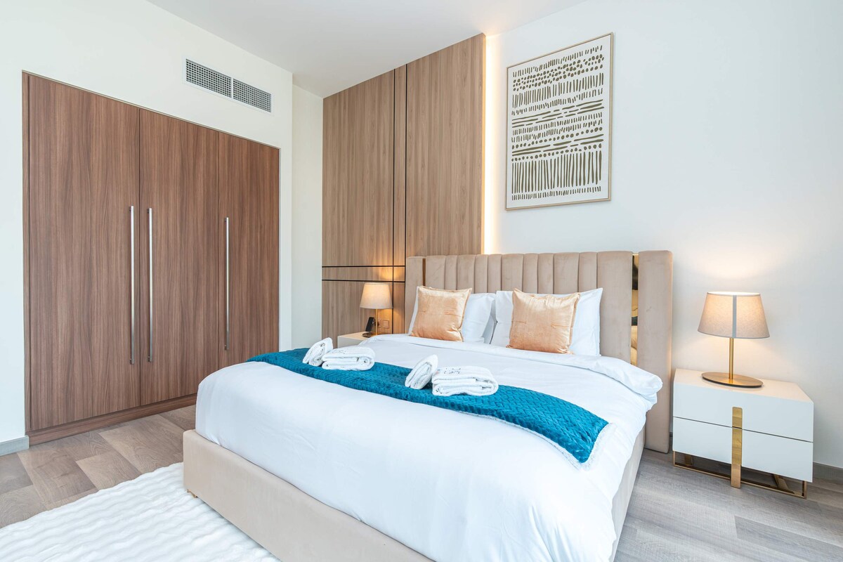 Sovrum med inbyggd garderob