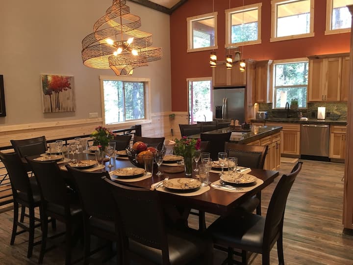 Exclusive Cabin, Showcasing Five Stars Of Luxury! - Island Park, ID