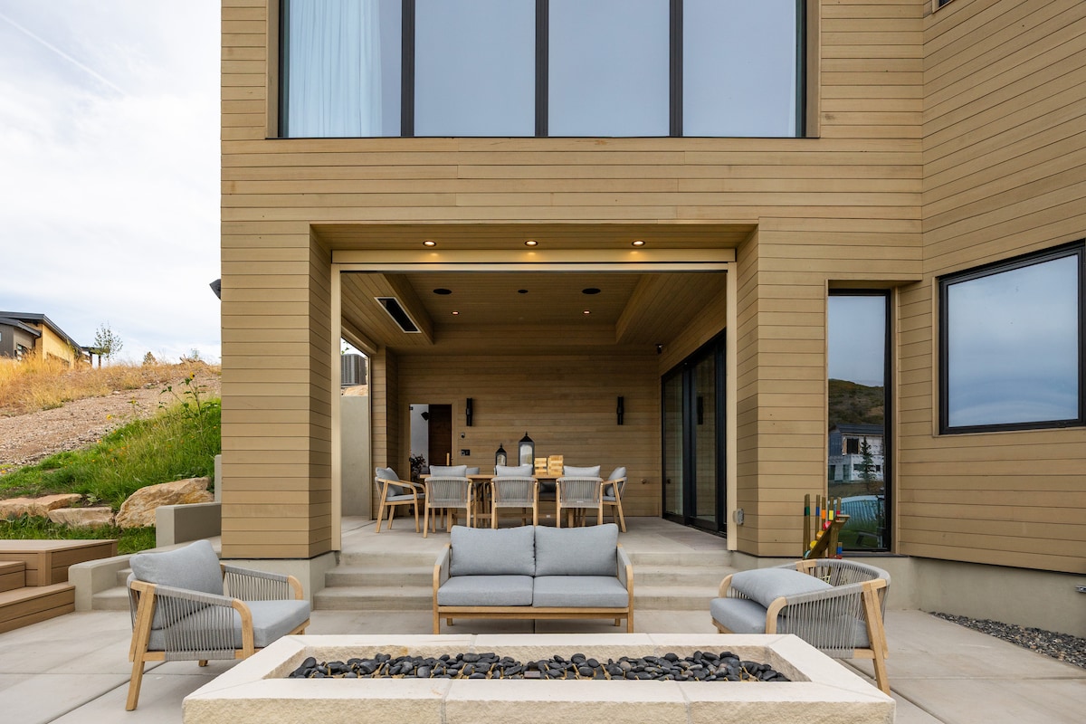 Elegant Mountain Retreat