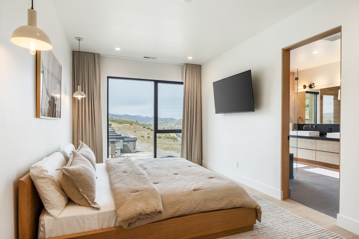 Elegant Mountain Retreat