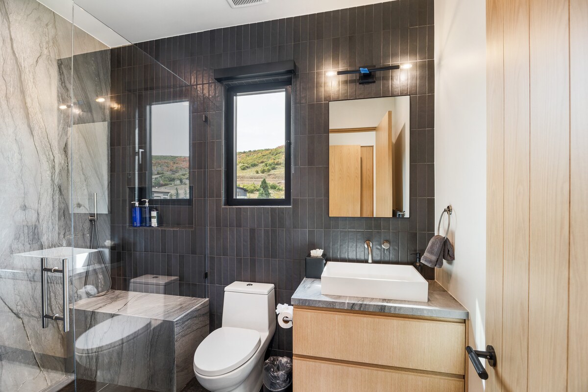 Elegant Mountain Retreat