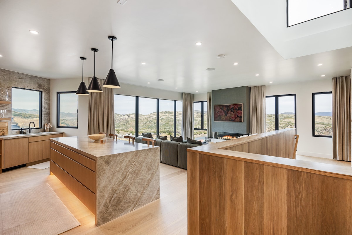 Elegant Mountain Retreat