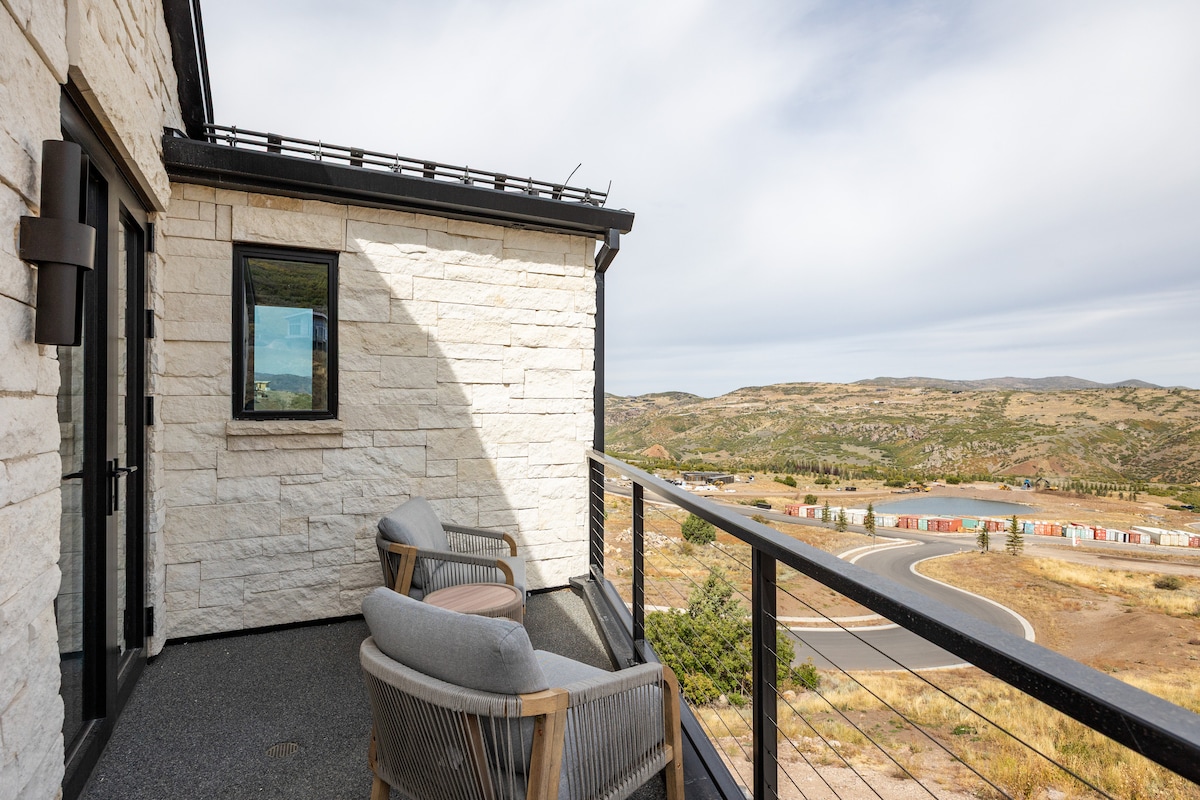 Elegant Mountain Retreat