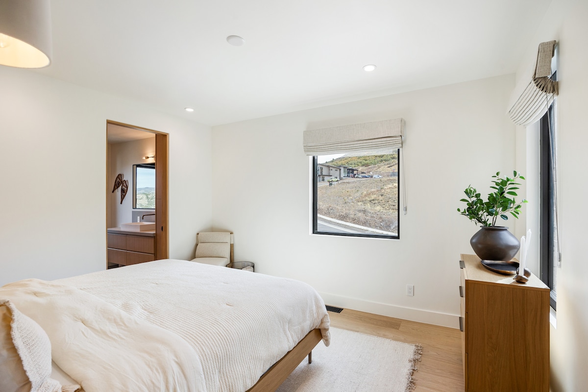 Elegant Mountain Retreat