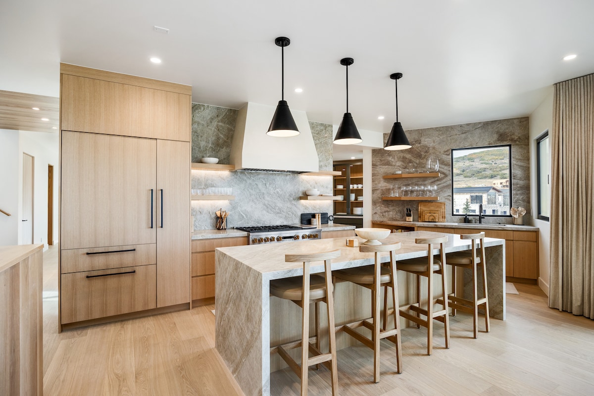 Elegant Mountain Retreat