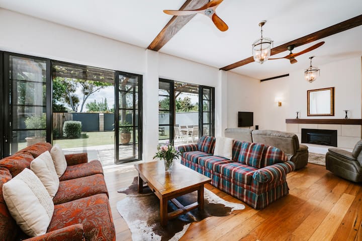 The Warehouse—heritage Elegance In Central Mudgee - Mudgee