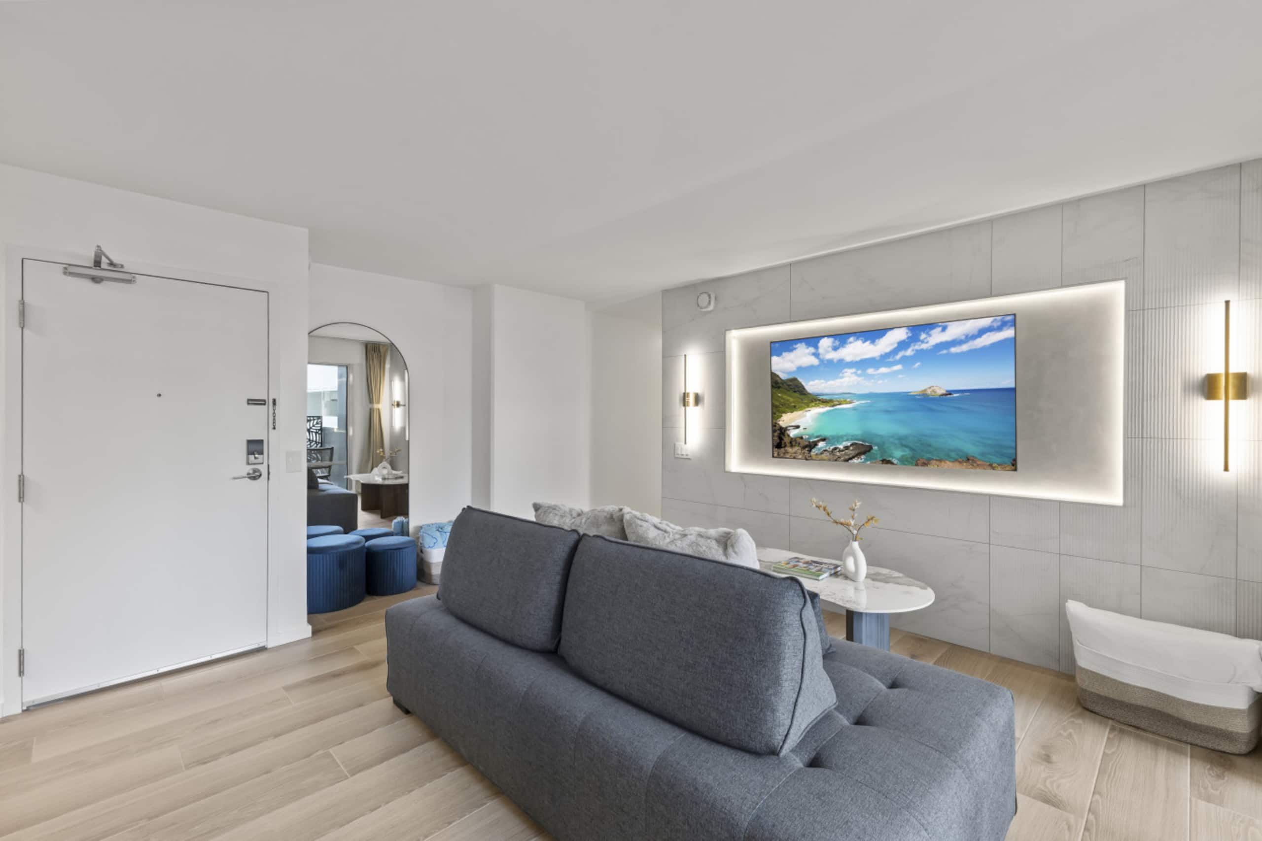 Condo in Honolulu · ★4.91 · 2 bedrooms · 5 beds · 2 private baths - Image 5