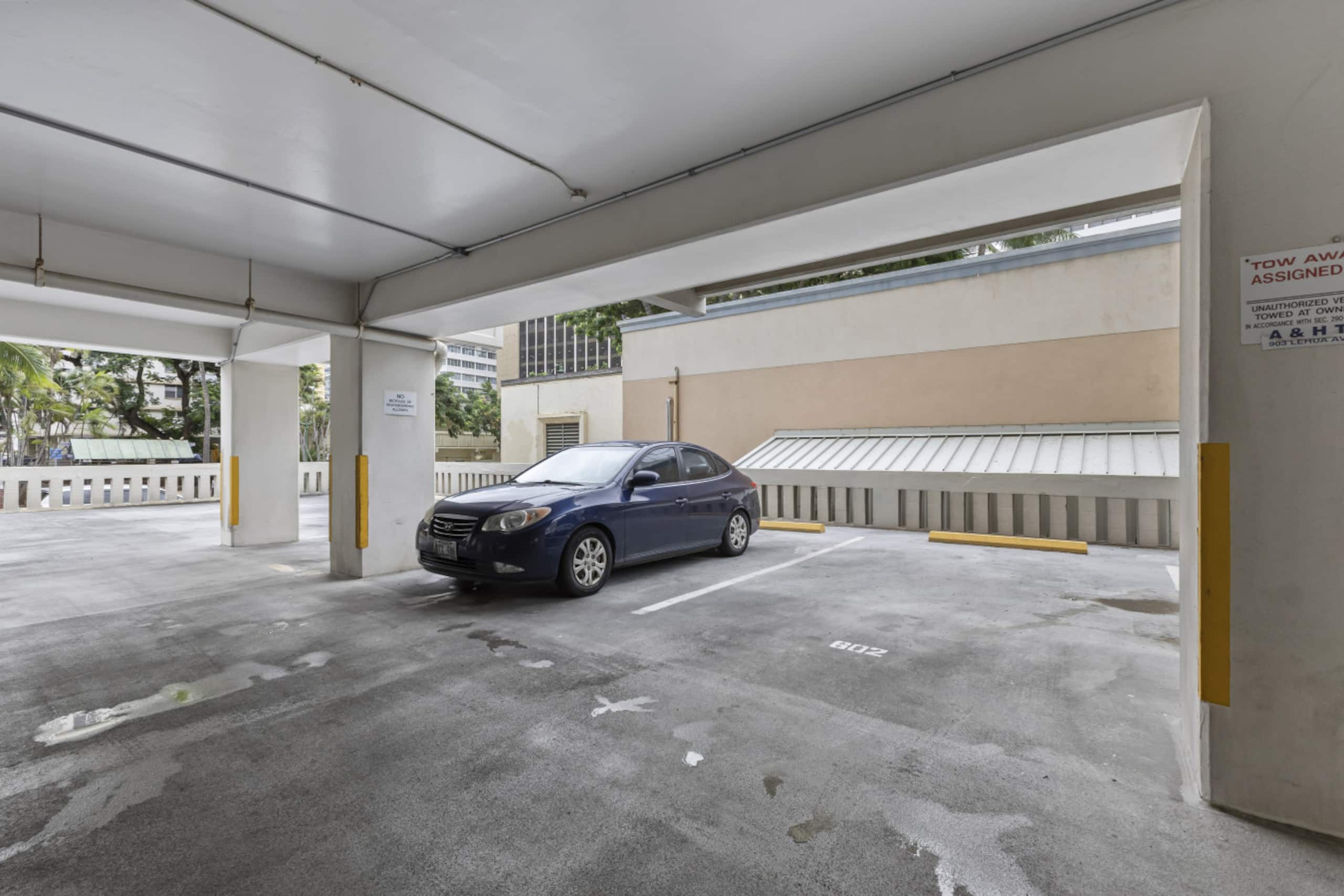 Condo in Honolulu · ★4.91 · 2 bedrooms · 5 beds · 2 private baths - Image 37
