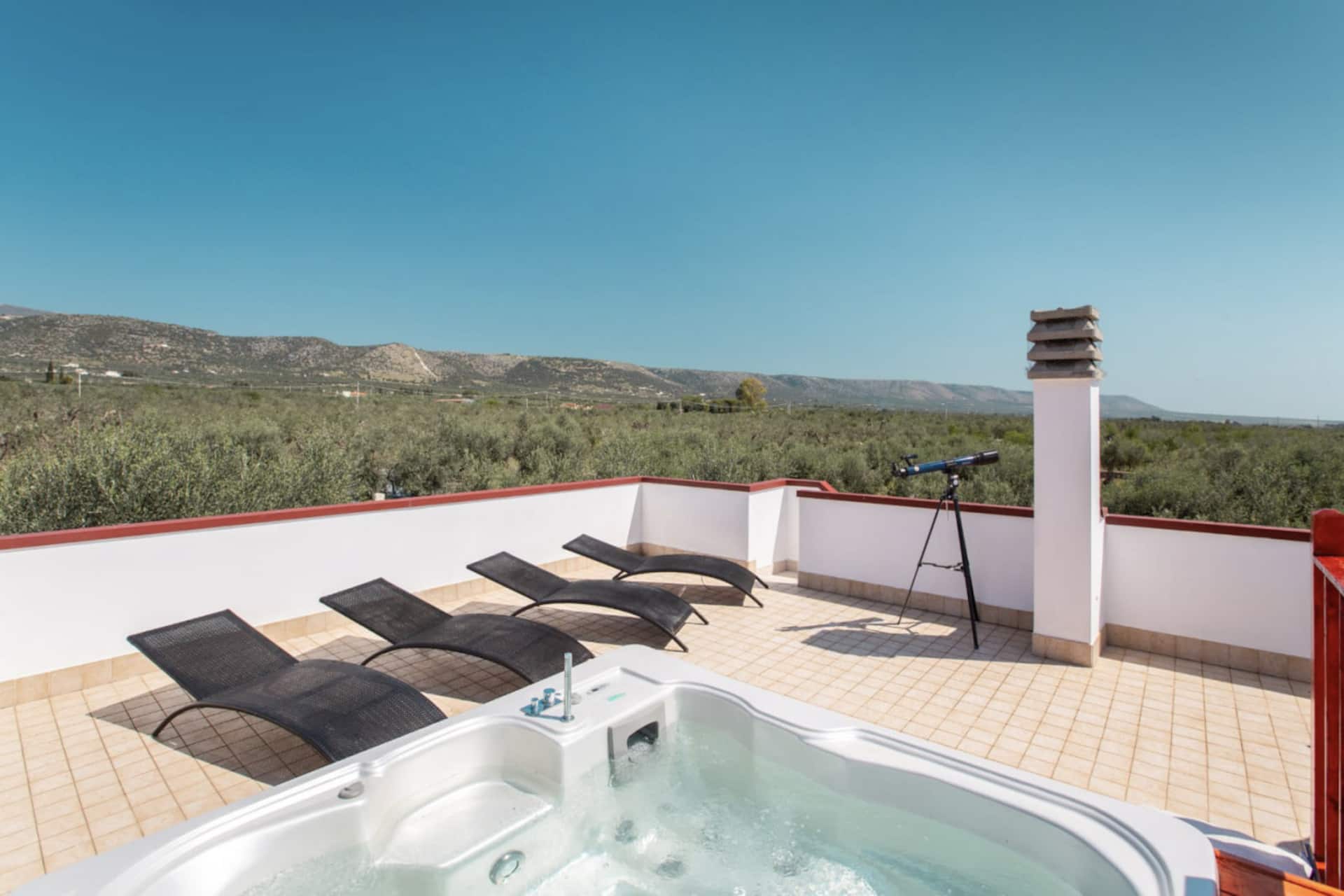 Villa between the seas and mountains