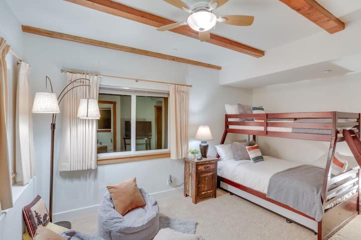 Chambre 4 | Lits superposés avec lits jumeaux et lit double | Parfait pour les enfants ou les amis