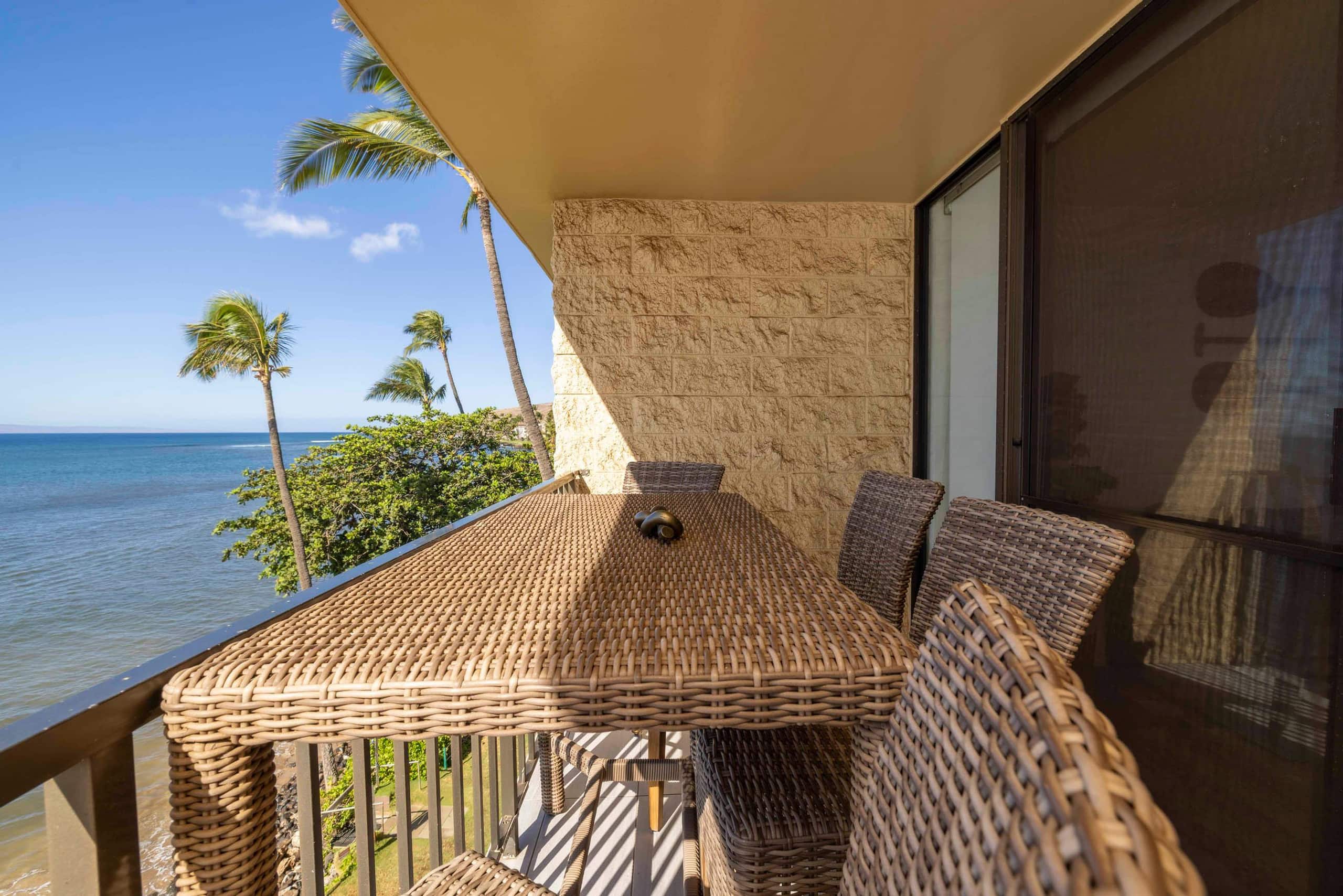 Ocean Front Beautiful Remodeled Unit 418! -Maalaea - Image 8