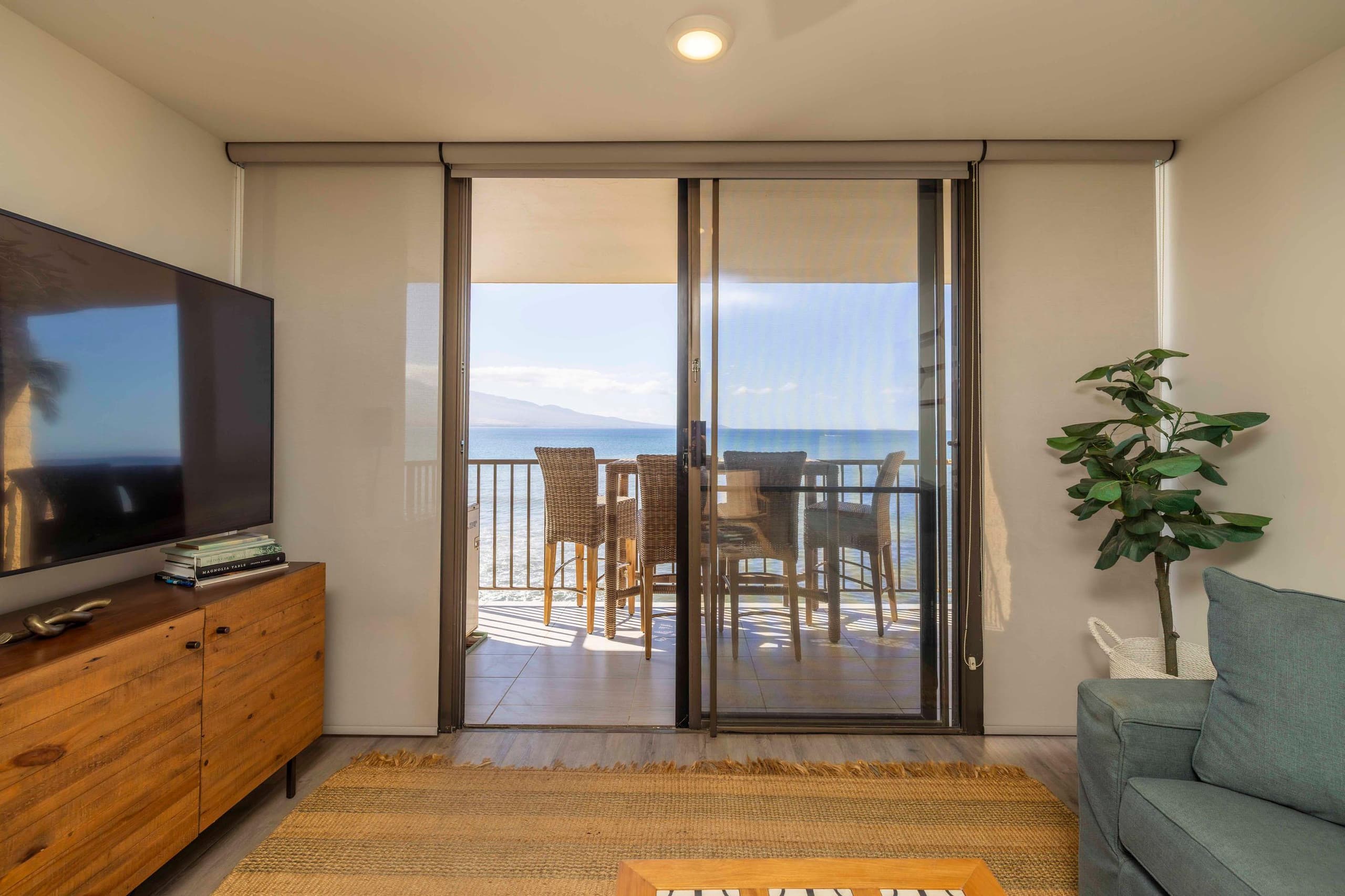 Ocean Front Beautiful Remodeled Unit 418! -Maalaea - Image 15