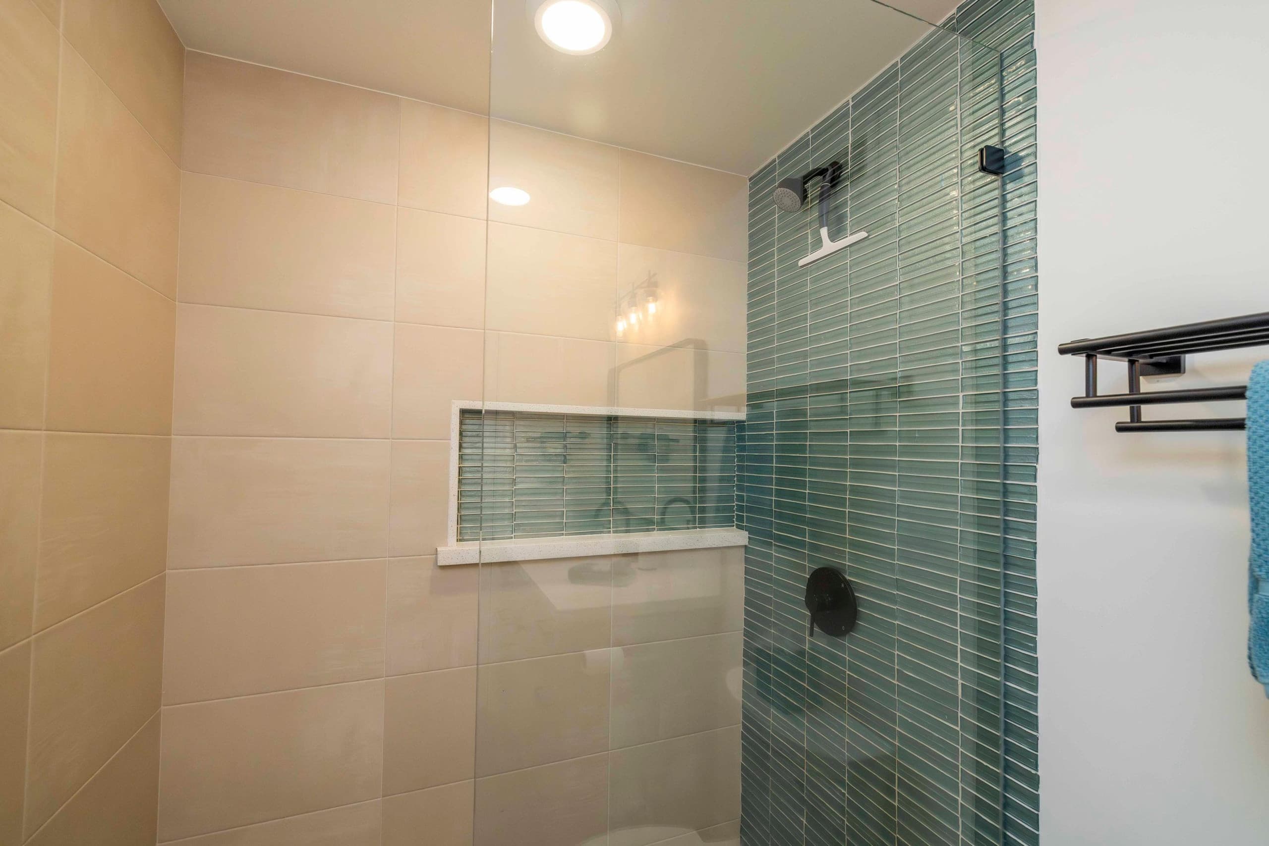 Ocean Front Beautiful Remodeled Unit 418! -Maalaea - Image 35