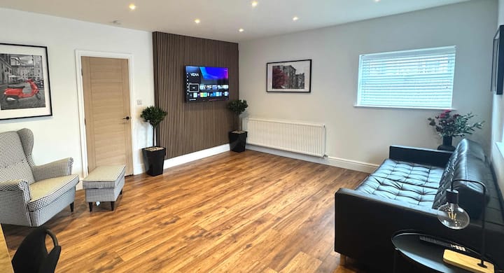 Crosby Beach Apartment | 3 Min Train To Liverpool - Formby