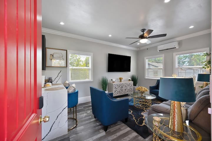 Walk To Uc Davis Medical Center! Duplex W/ Patio - Sacramento, CA
