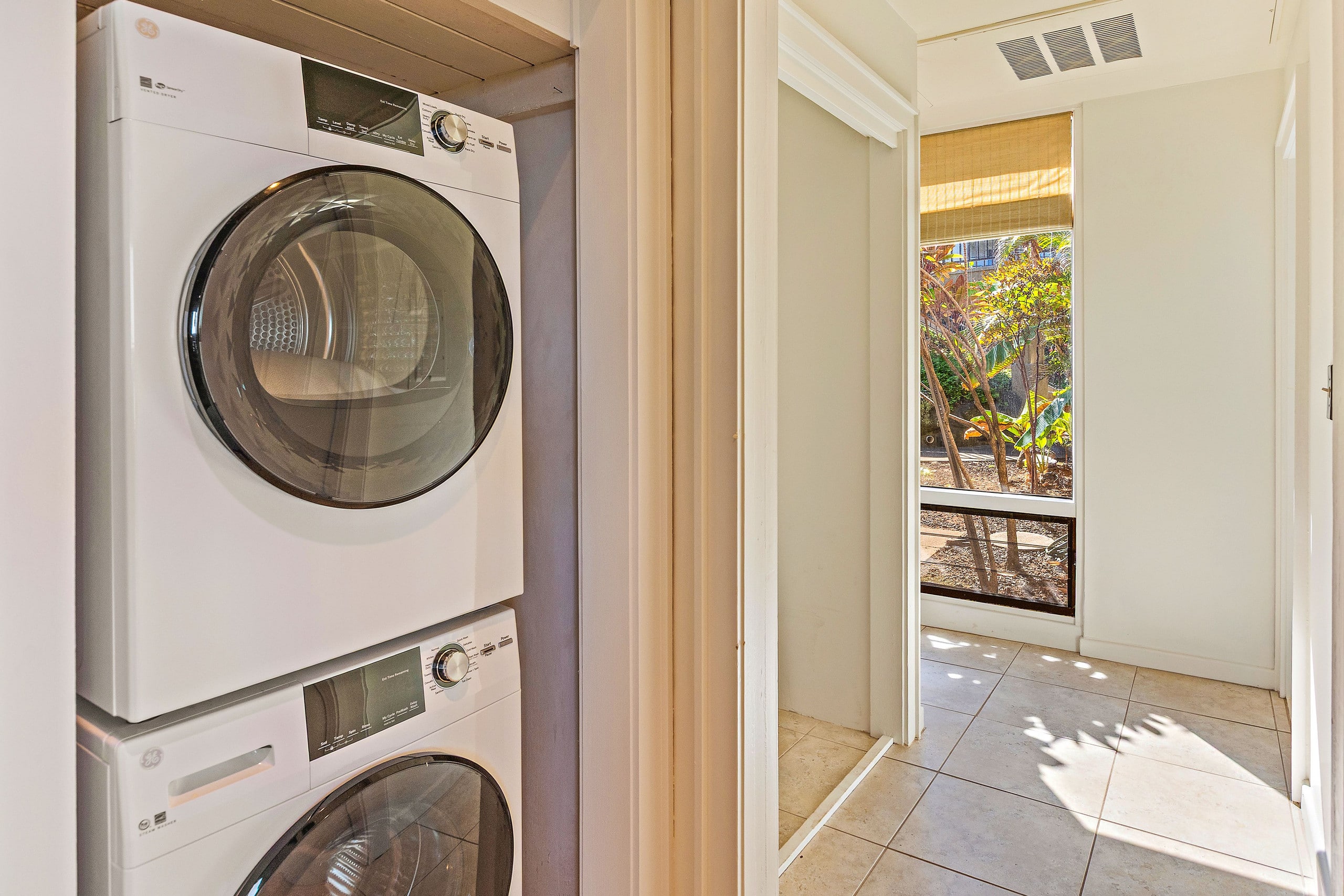 Condo in Lahaina · ★5.0 · 1 bedroom · 1 bed · 1 bath - Image 33