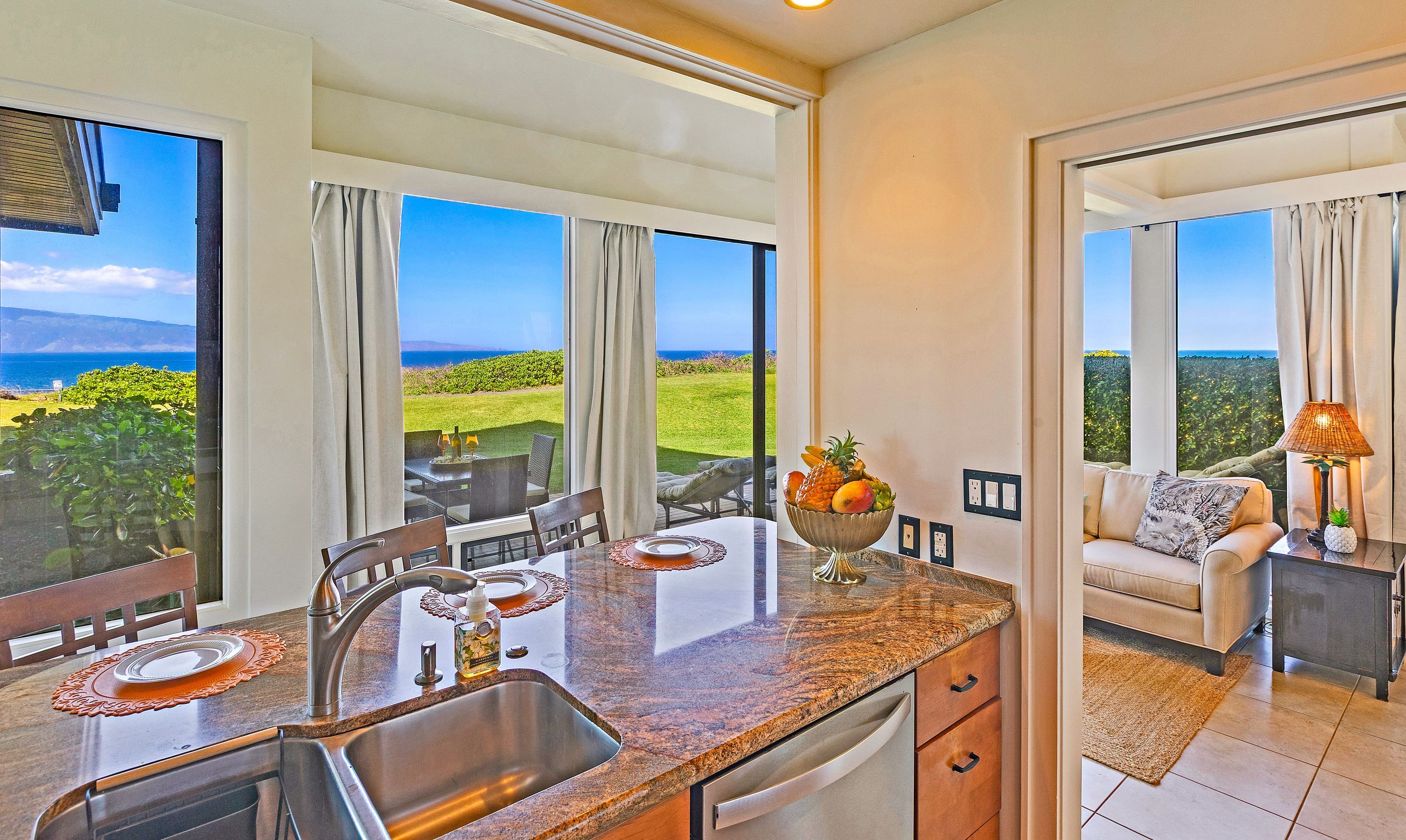 Condo in Lahaina · ★5.0 · 1 bedroom · 1 bed · 1 bath - Image 9