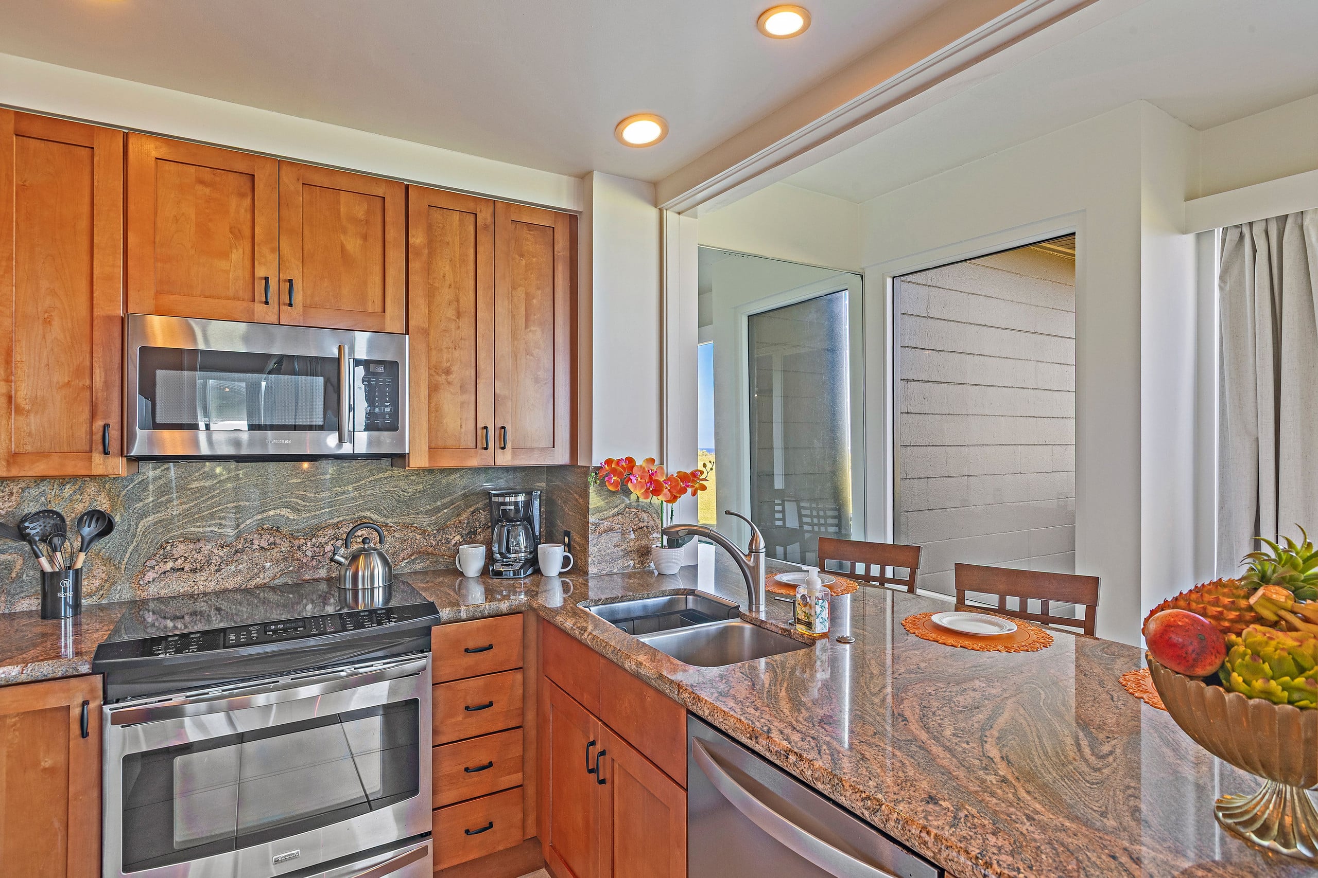 Condo in Lahaina · ★5.0 · 1 bedroom · 1 bed · 1 bath - Image 12