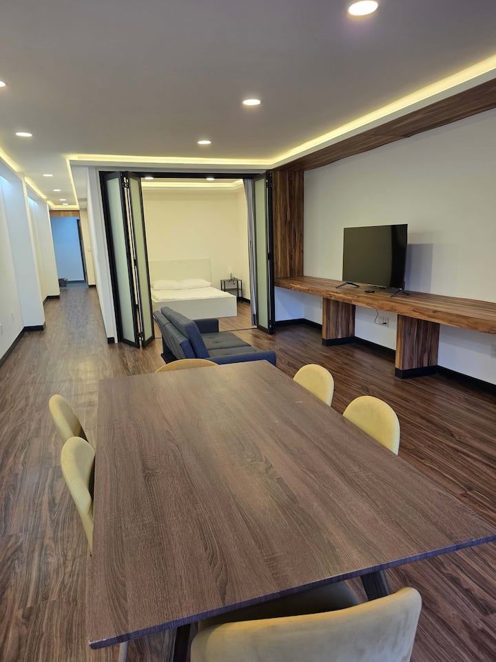 Modern 2-bed Apartment With Balcony & Travel Advis - Mexiko-Stadt