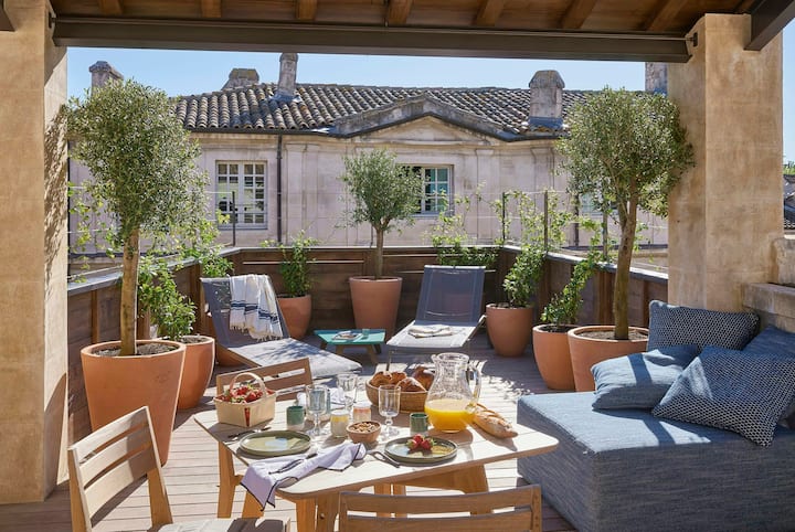 Character House In The Heart Of Saint-rémy - Graveson