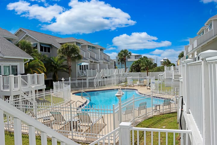The Salty C Shell- Views, Location, Comfort! - Mexico Beach, FL