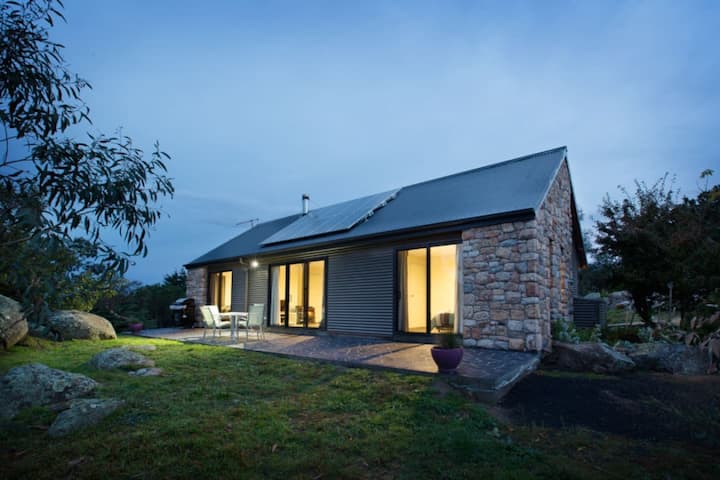 Bush Rock Touchdown Cottages - Jindabyne