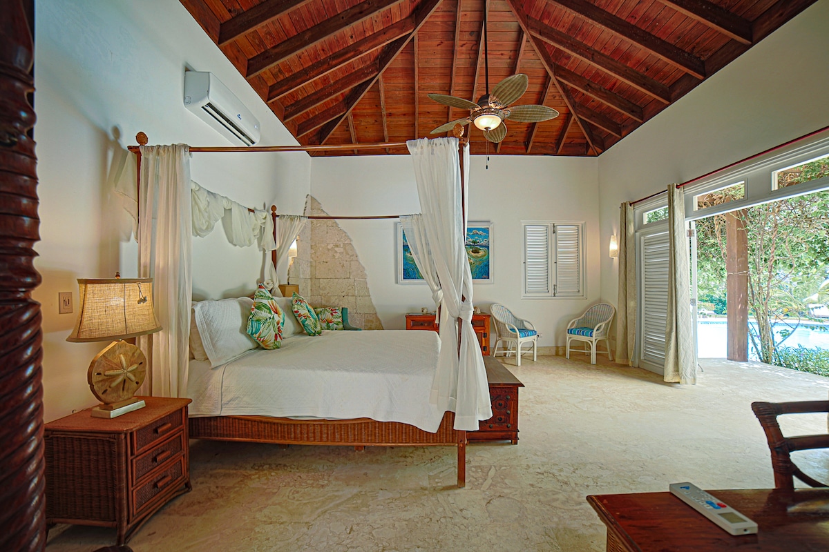 Master Bedroom/Sea Horse Ranch 37