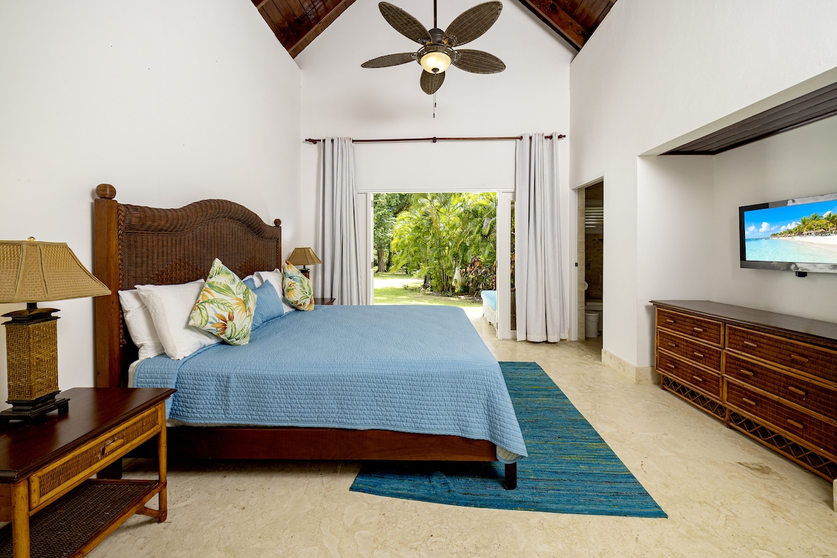 Bedroom 1/Sea Horse Ranch 37 