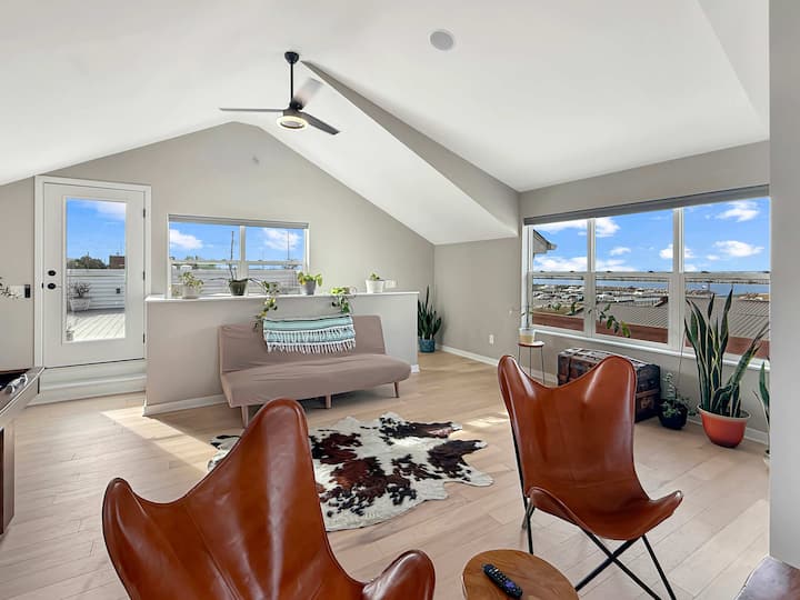 Lake Views + Rooftop Deck | 9 Min To Cedar Point - Sandusky, OH