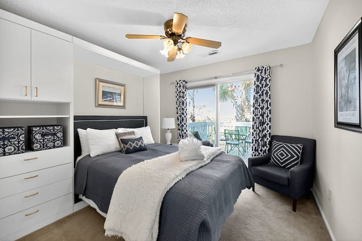 Secundaire slaapkamer: queensize bed