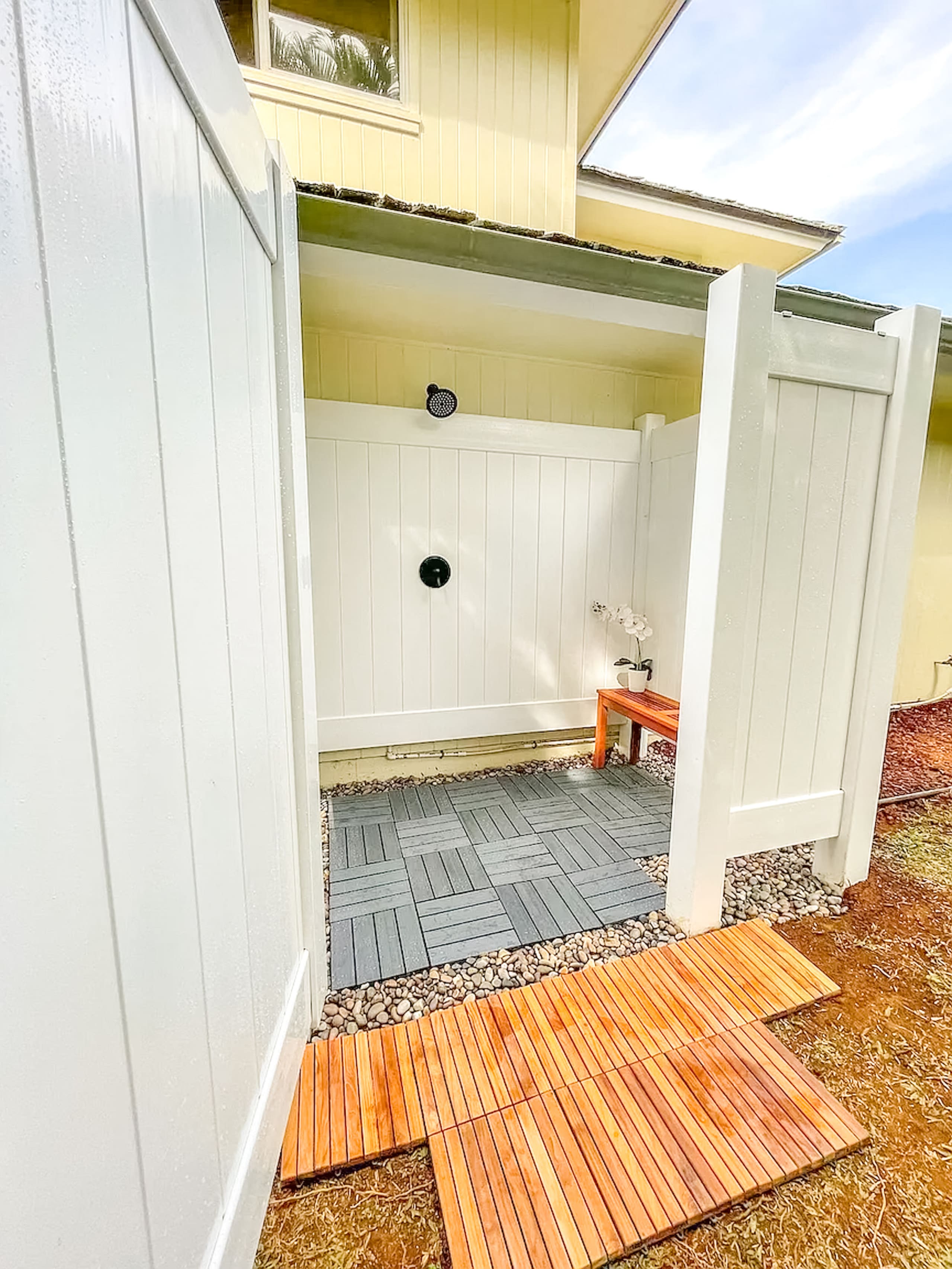 Villa in Princeville · ★5.0 · 6 bedrooms · 13 beds · 2.5 private baths - Image 55
