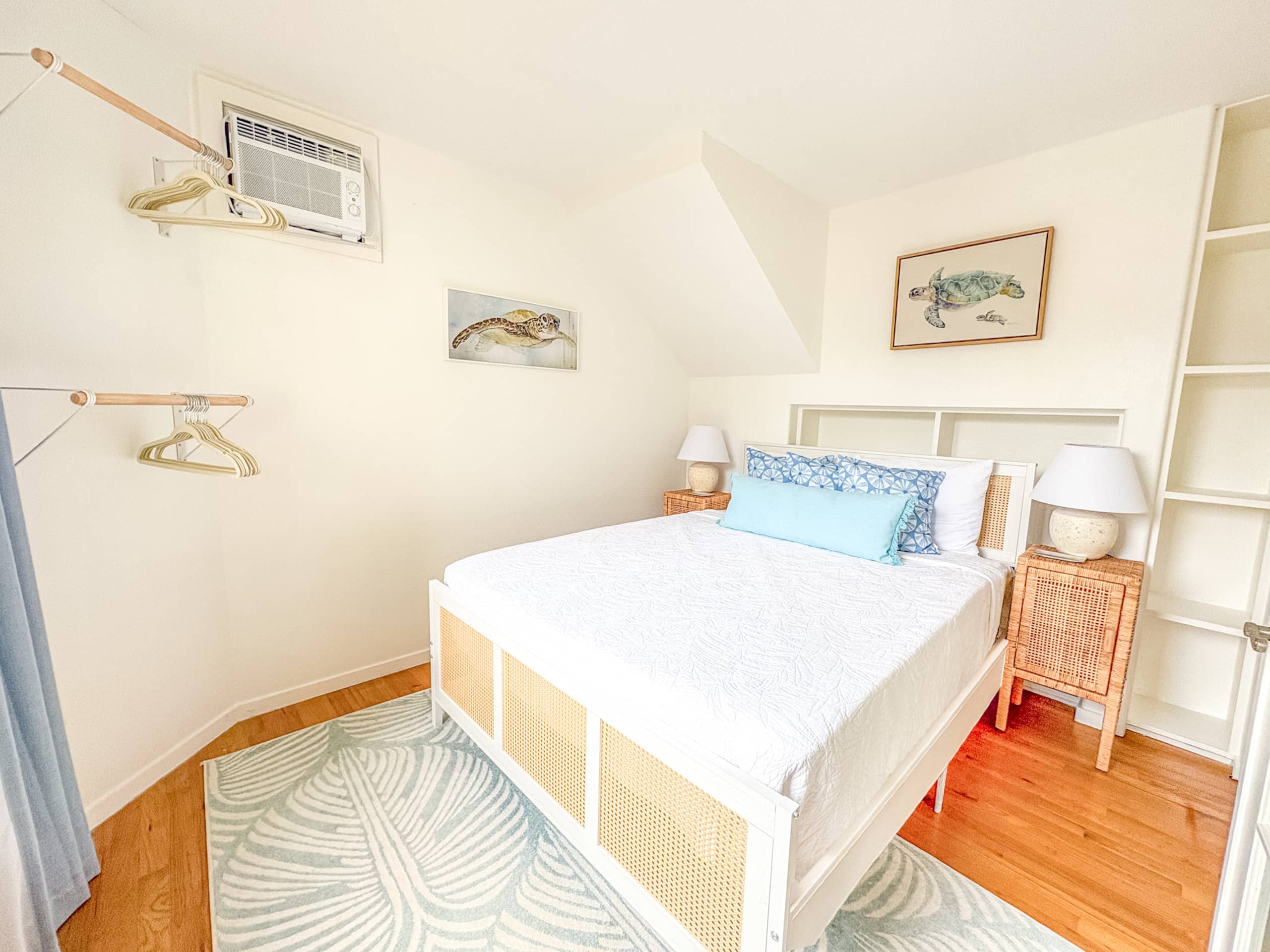 Villa in Princeville · ★5.0 · 6 bedrooms · 13 beds · 2.5 private baths - Image 34