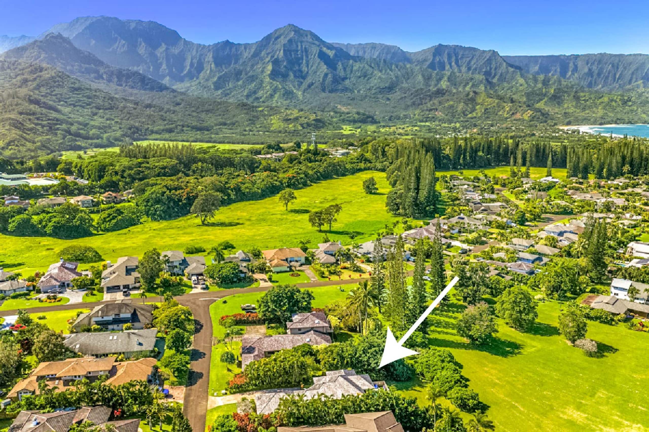 Villa in Princeville · ★5.0 · 6 bedrooms · 13 beds · 2.5 private baths - Image 73